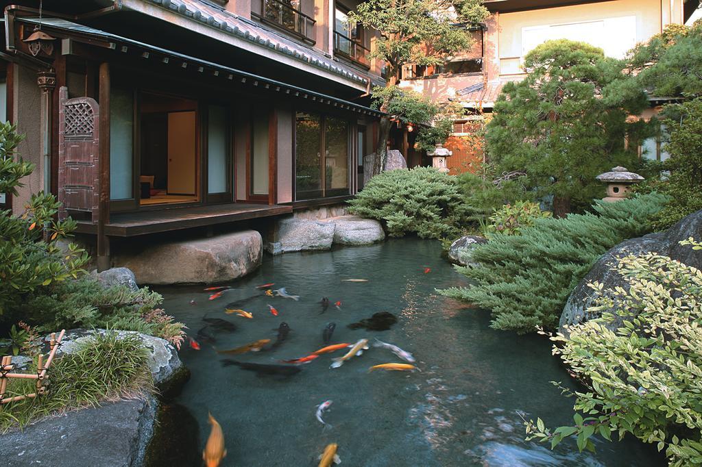 Beautiful Japanese Garden Kagetsu Hotel Fuefuki Exterior photo