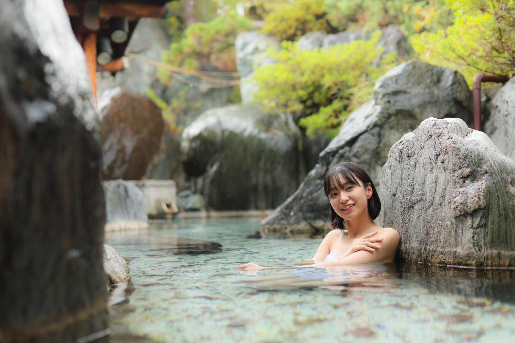 Beautiful Japanese Garden Kagetsu Hotel Fuefuki Exterior photo